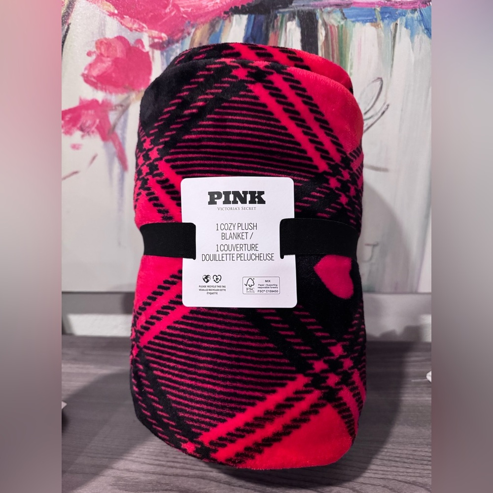 Victoria’s Secret Blanket Red Black